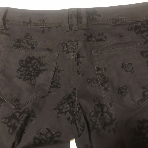 Mossimo skinny black jeans. - Picture 5 of 7